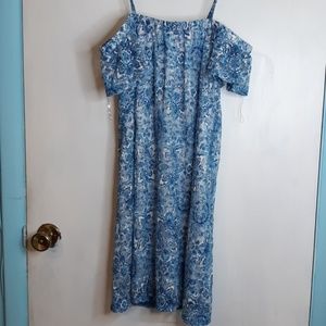 A cute blue shoulder less dress